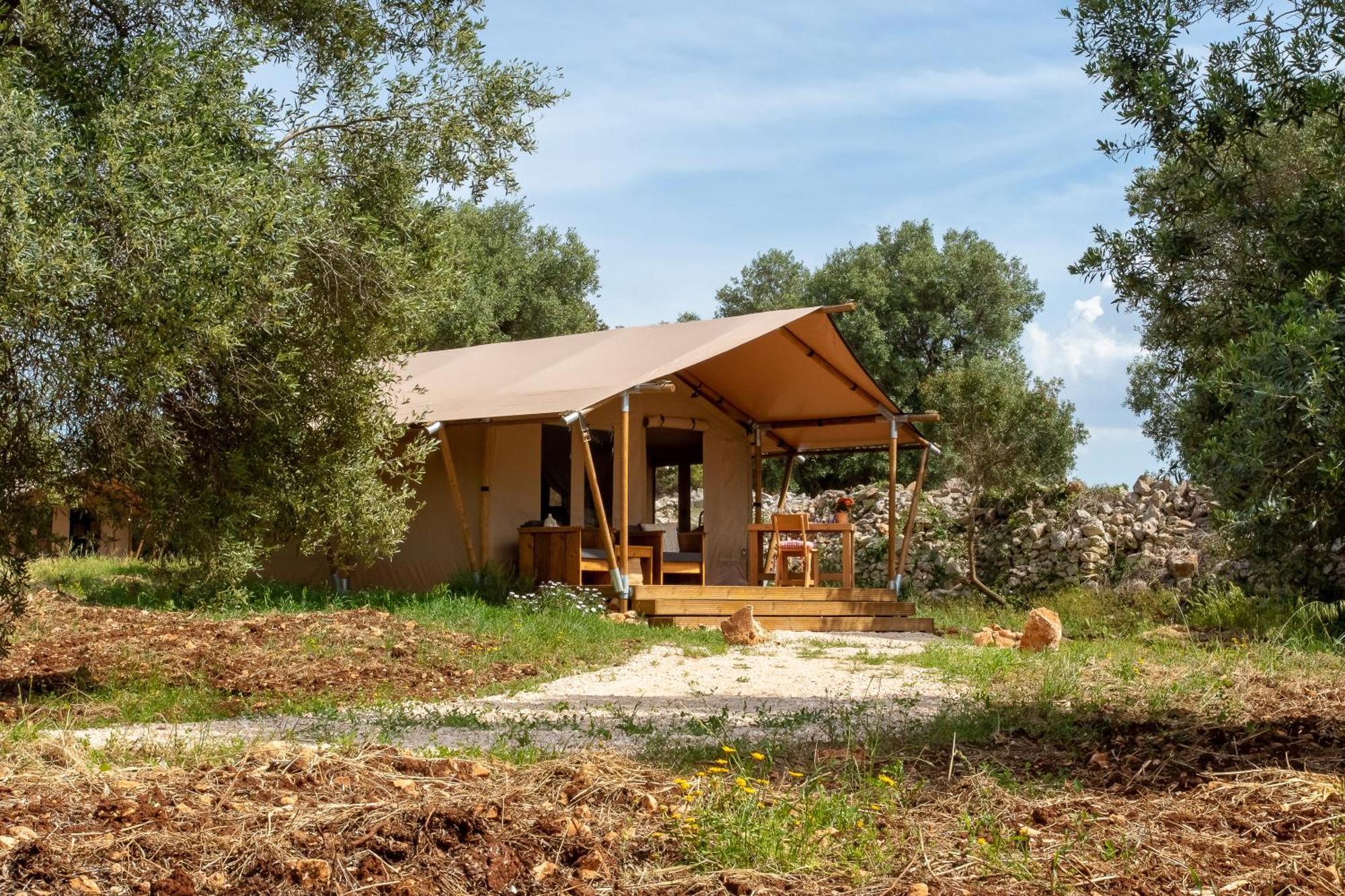 Hotel Domus Olea Glamping Ceglie Messapica Exterior foto